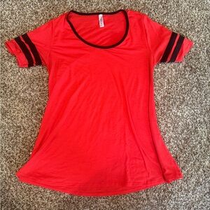 LuLaRoe coral Tunic with Black Accents